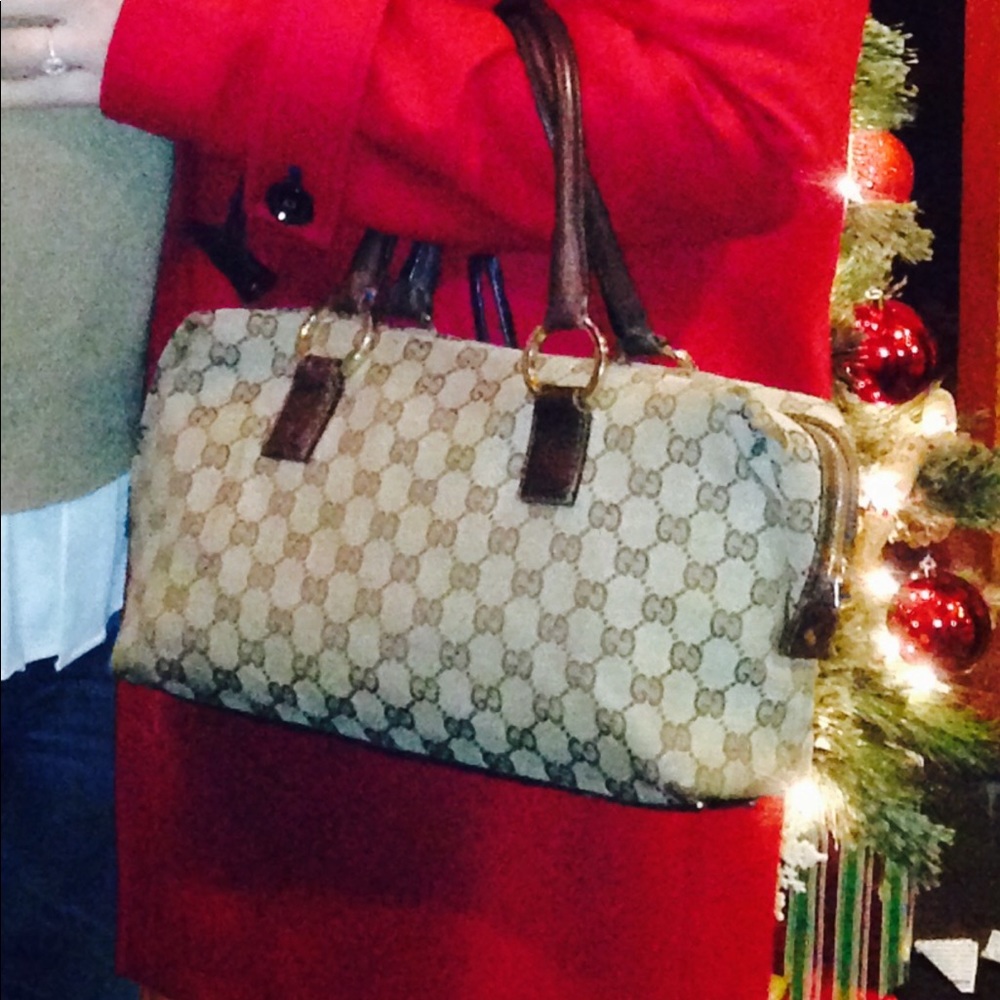 Gorgeous authentic Gucci handbag!!